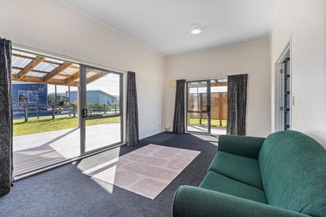 Photo of property in 14 Rena Place, Whitianga, 3510
