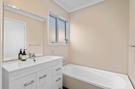 Photo of property in 74 Woodside Road, Woodside, Outram, 9073