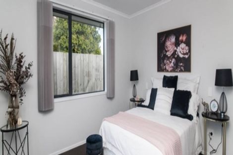 Photo of property in 27 Papa Orchard Drive, Kumeu, 0810