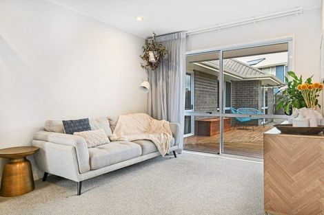 Photo of property in 7 Copperfield Close, Parklands, Christchurch, 8083