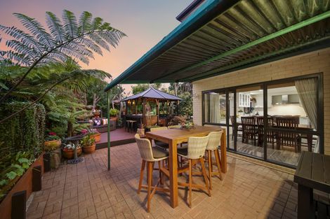 Photo of property in 20 Heyington Way, East Tamaki Heights, Auckland, 2016