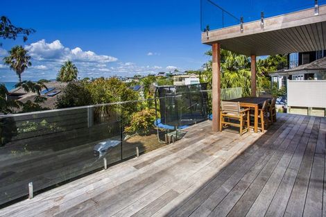 Photo of property in 4/92 Churchill Road, Murrays Bay, Auckland, 0630