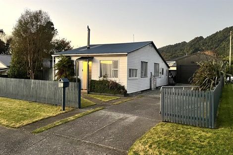 Photo of property in 31 Fox Street, Cobden, Greymouth, 7802