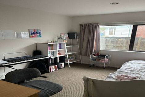 Photo of property in 43 Renata Crescent, Te Atatu Peninsula, Auckland, 0610