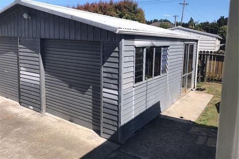 Photo of property in 27 Opaheke Road, Papakura, 2110