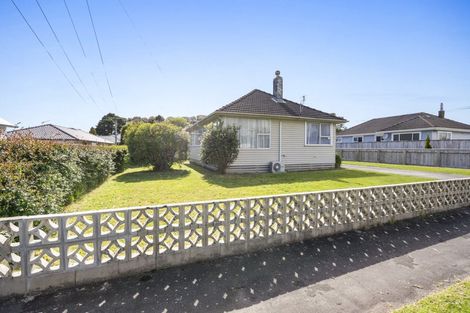 Photo of property in 55 Lismore Street, Merrilands, New Plymouth, 4312