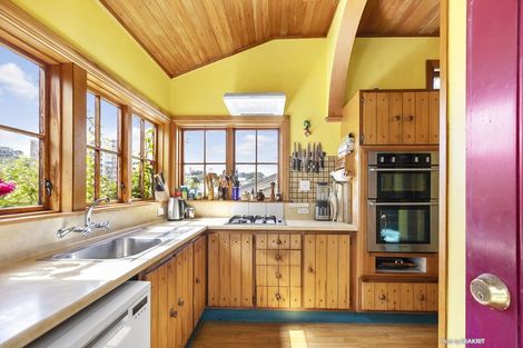 Photo of property in 18 Hall Street, Newtown, Wellington, 6021