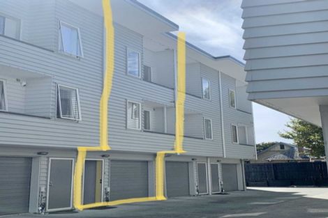 Photo of property in 10/6 Islington Avenue, New Lynn, Auckland, 0600