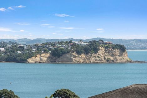 Photo of property in 86 Tiri Road, Tindalls Beach, Whangaparaoa, 0930