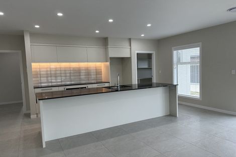 Photo of property in 11 Cassin Place, Taradale, 4112