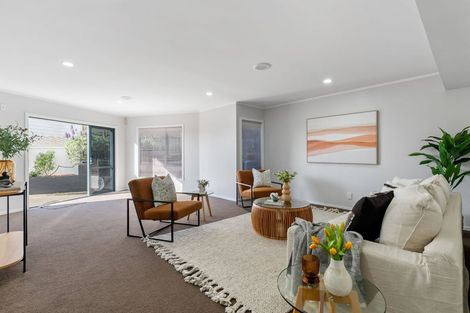 Photo of property in 12 Signallers Grove, Strathmore Park, Wellington, 6022