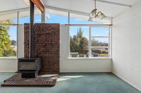 Photo of property in 2 Coburg Street, Henderson, Auckland, 0612