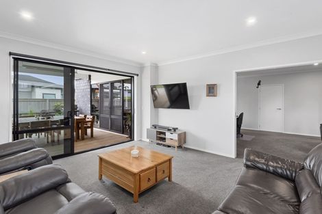 Photo of property in 18 Mariners Haven, One Tree Point, 0118
