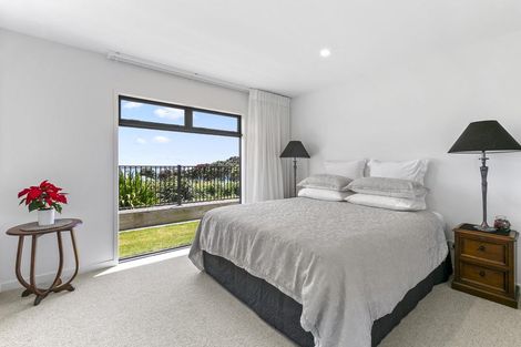 Photo of property in 9 Bayly Road, Moturoa, New Plymouth, 4310