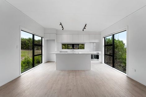 Photo of property in 1117b Whangaparaoa Road, Tindalls Beach, Whangaparaoa, 0930