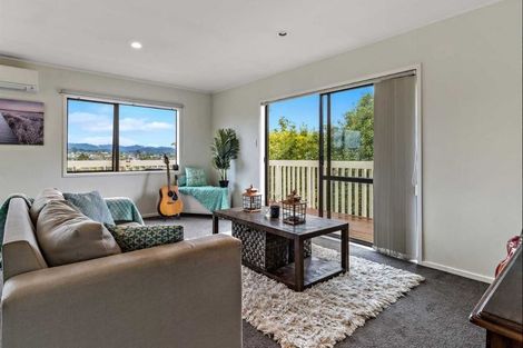 Photo of property in 2/31 Rangeview Road, Sunnyvale, Auckland, 0612