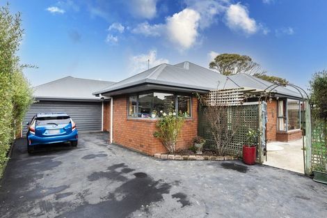 Photo of property in 2/14 Farquhars Road, Redwood, Christchurch, 8051