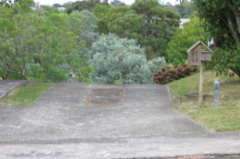 Photo of property in 1/44a Tamahere Drive, Glenfield, Auckland, 0629