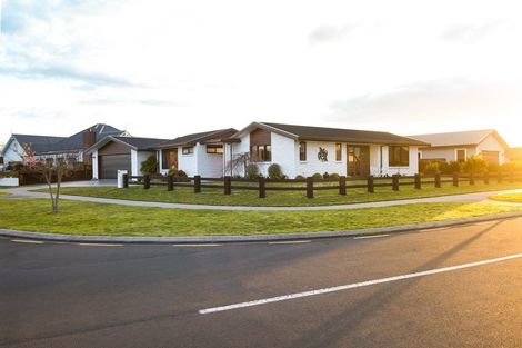 Photo of property in 2 Clifford Close, Leamington, Cambridge, 3432