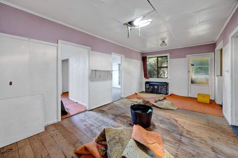 Photo of property in 87 Whitcombe Road, Opunake, 4616