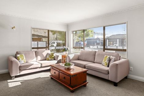 Photo of property in 6 Matthews Place, Taradale, Napier, 4112