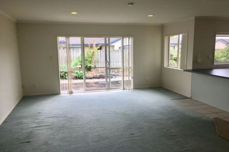 Photo of property in 10 Newry Close, East Tamaki Heights, Auckland, 2016