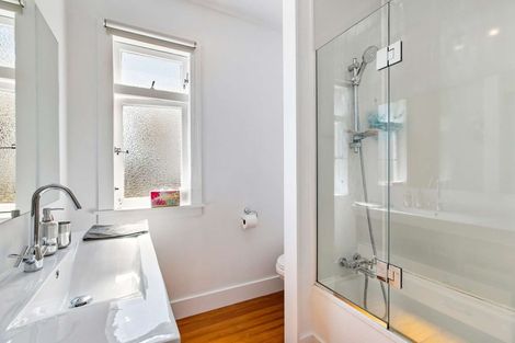 Photo of property in 1a Sherwood Avenue, Te Atatu South, Auckland, 0610