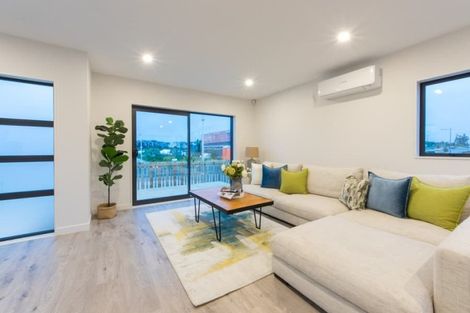 Photo of property in 15 Tahingamanu Road, Hobsonville, Auckland, 0616