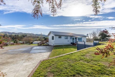 Photo of property in 1 Watts Street, Waipawa, 4210