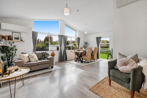 Photo of property in 129 Awaroa Road, Helensville, 0800