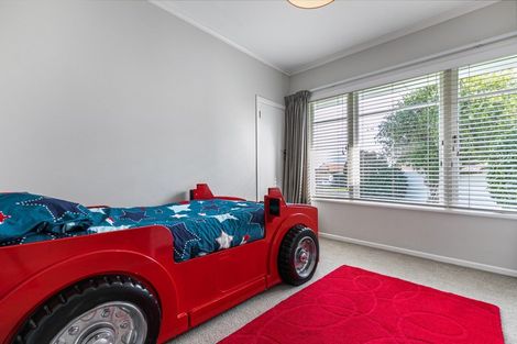 Photo of property in 83 Hutchinsons Road, Bucklands Beach, Auckland, 2014