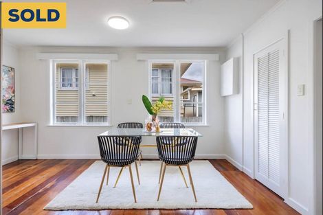 Photo of property in 30 Fruitvale Road, New Lynn, Auckland, 0600