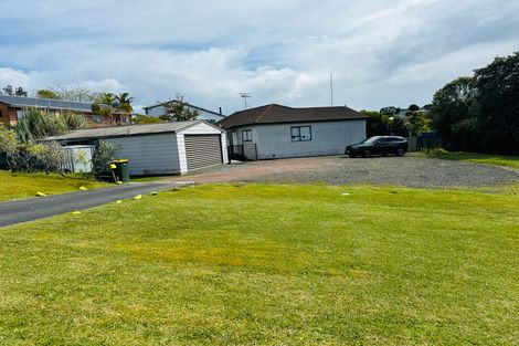 Photo of property in 1008c East Coast Road, Fairview Heights, Auckland, 0630