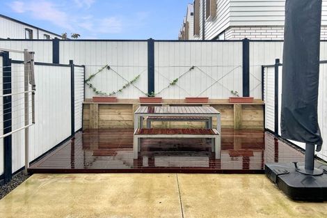 Photo of property in 40 Cessna Crescent, Mangere, Auckland, 2022