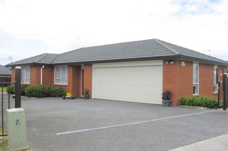 Photo of property in 42 Morewa Place, Takanini, 2112