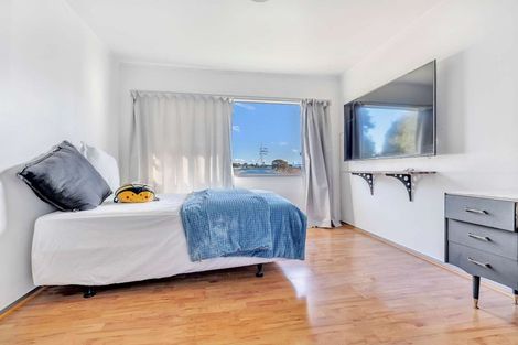 Photo of property in 11 Dunton Drive, Welcome Bay, Tauranga, 3112