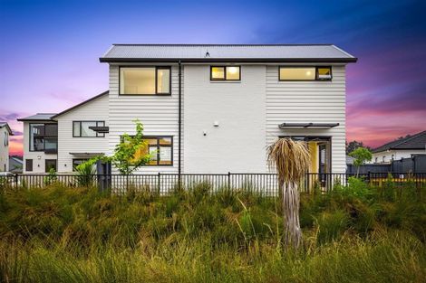 Photo of property in 73 Vinistra Road, Kumeu, 0810
