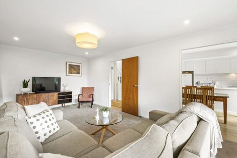 Photo of property in 2/3 Eversleigh Road, Belmont, Auckland, 0622