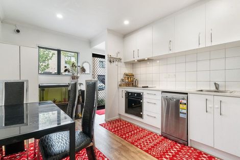 Photo of property in 16 Pangu Way, Mangere, Auckland, 2022