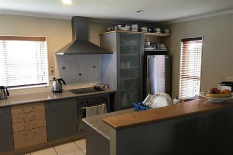 Photo of property in 11 Magic Way, Randwick Park, Auckland, 2105