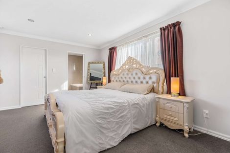 Photo of property in 32a Colwill Road, Massey, Auckland, 0614
