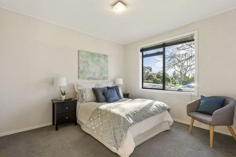 Photo of property in 17 Castleton Street, Birkdale, Auckland, 0626