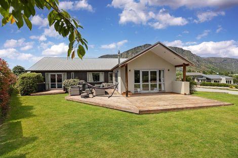 Photo of property in 6 Morning Star Terrace, Arthurs Point, Queenstown, 9371