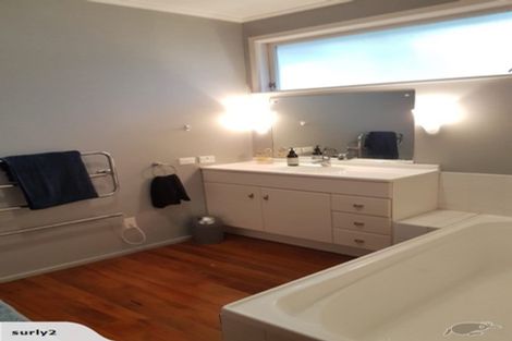 Photo of property in 6 Merchant Avenue, Te Atatu South, Auckland, 0610