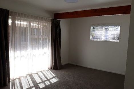 Photo of property in 4/16 Gatman Street, Birkdale, Auckland, 0626