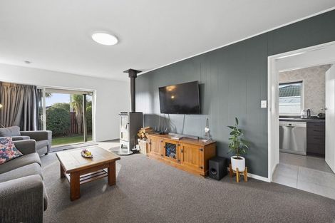 Photo of property in 5 Queenspark Drive, Parklands, Christchurch, 8083