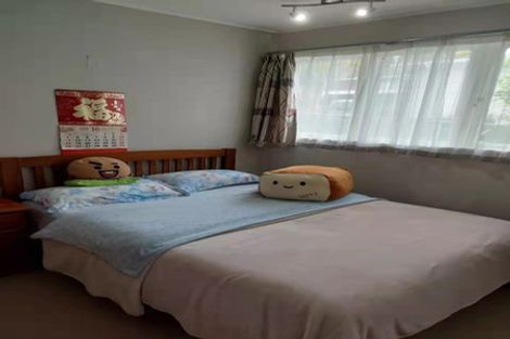 Photo of property in 15 Beverly Place, New Lynn, Auckland, 0600
