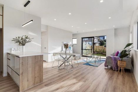 Photo of property in 252 Don Buck Road, Massey, Auckland, 0614