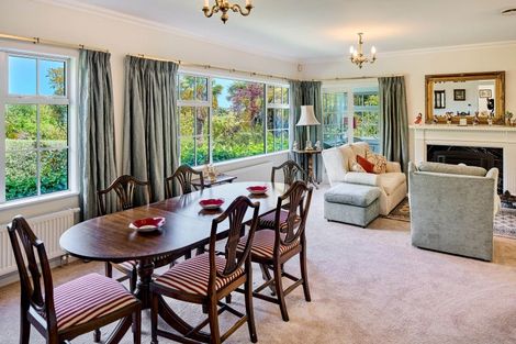 Photo of property in 100 Cheviot Road, Lowry Bay, Lower Hutt, 5013