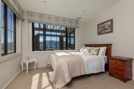 Photo of property in 23 Miharo Lane, Queensberry, Cromwell, 9383